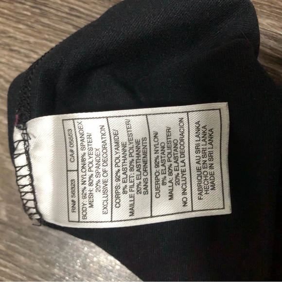 Nike Pro Black/Pink Short Sleeve T-shirt - Size S (4-6) - Picture 5 of 5